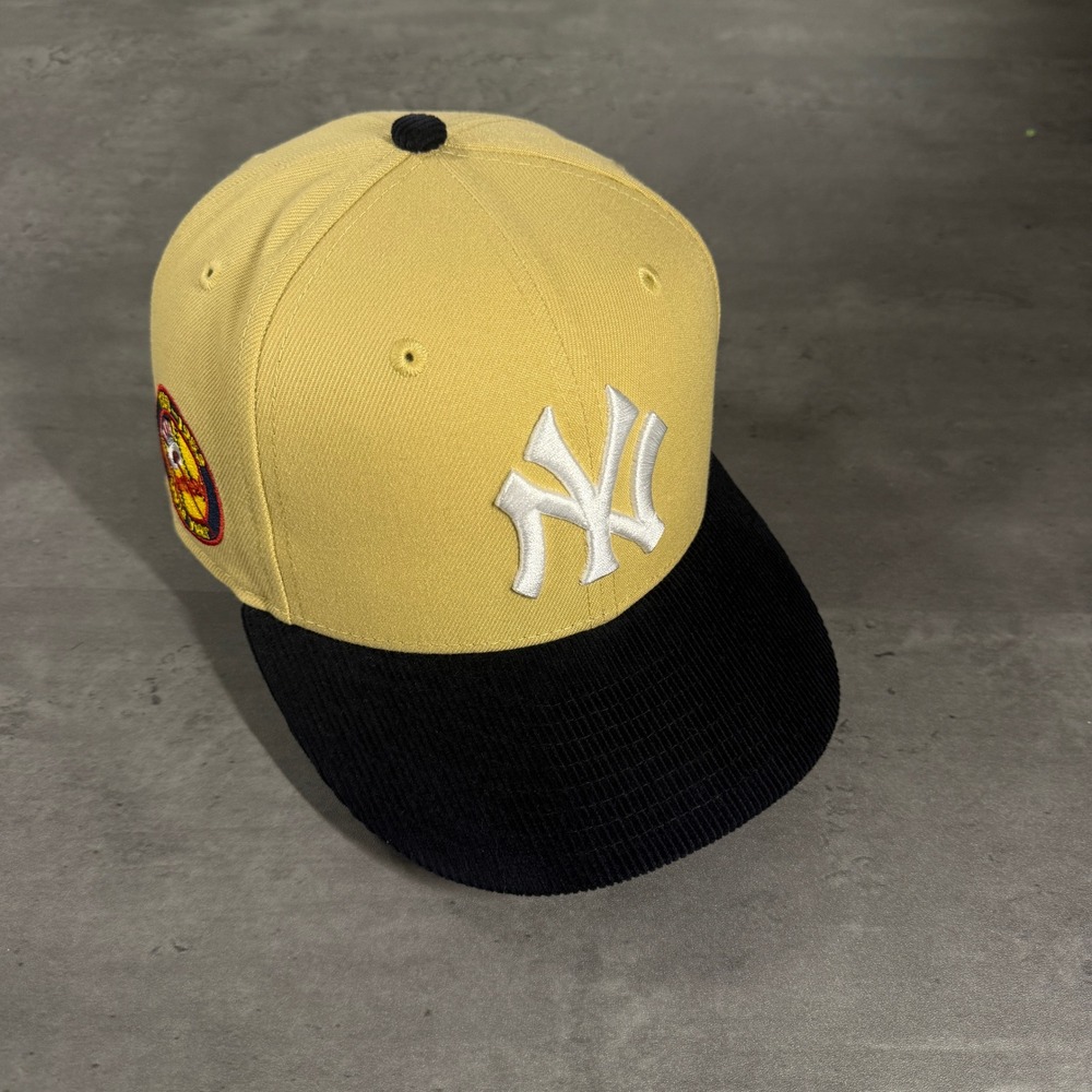 New Era New York Yankees Fitted Hat Mens 7 1/8 Tan Black Corduroy 59FIFTY MLB